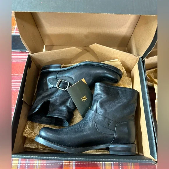 Frye veronica bootie - Picture 1 of 4